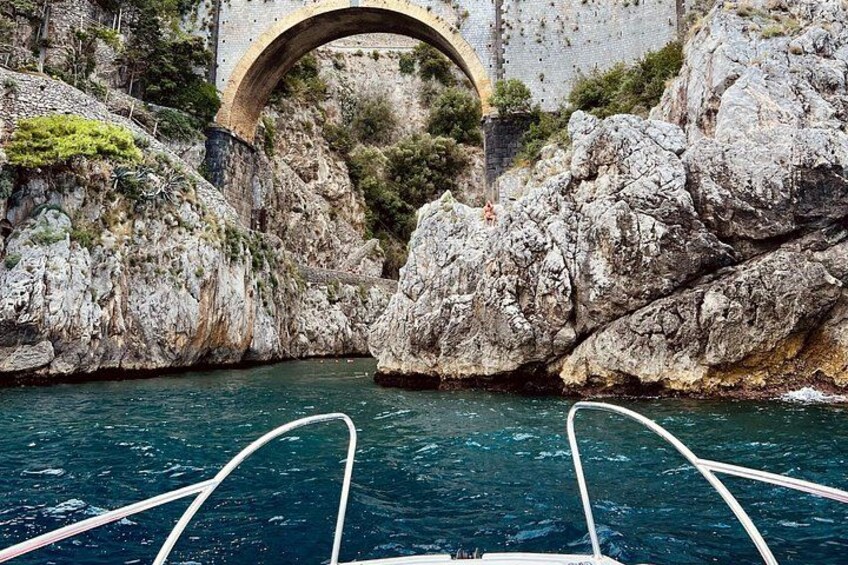 Amalfitan coast boat rent no license or with professional skipper 3