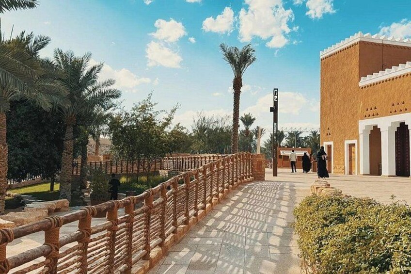 From Skyline to Storyline Skybridge & Diriyah Day Tour 2