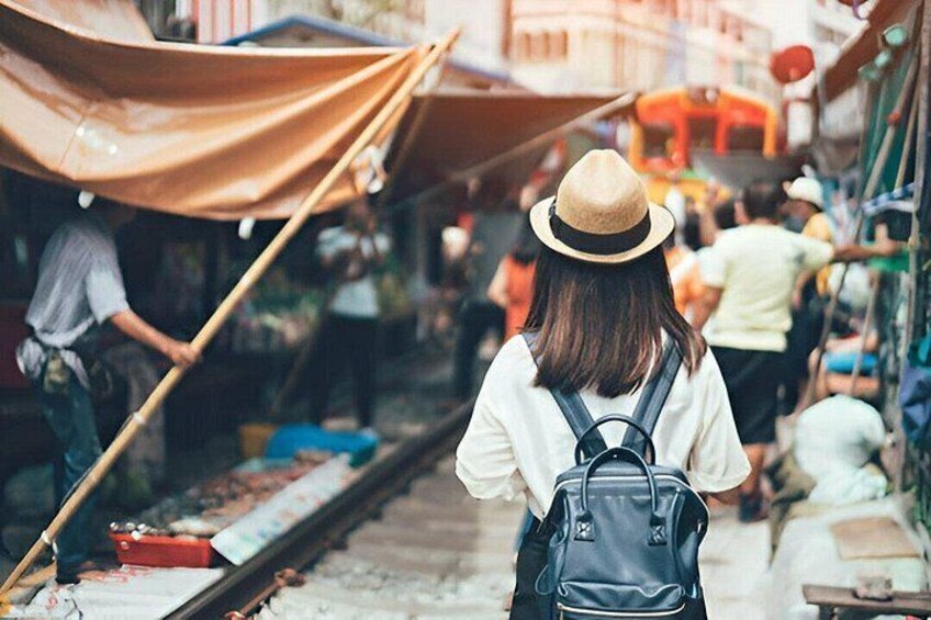 Mae Klong Railway Market (Hoop Rom Market) 2