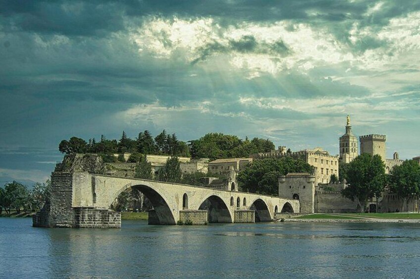 Avignon City Walk with Audio Guide in 7 Languages on your Phone 2