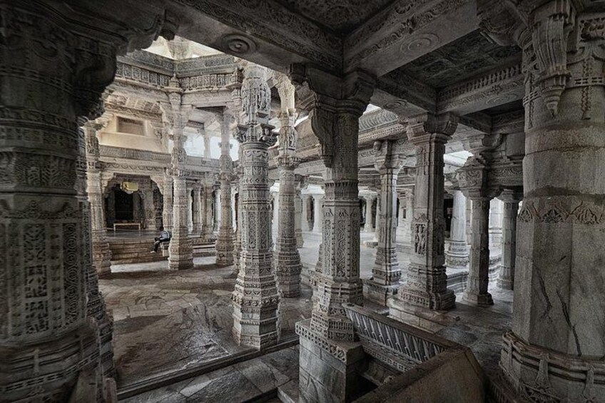 Interior Ranakpur Temple 3