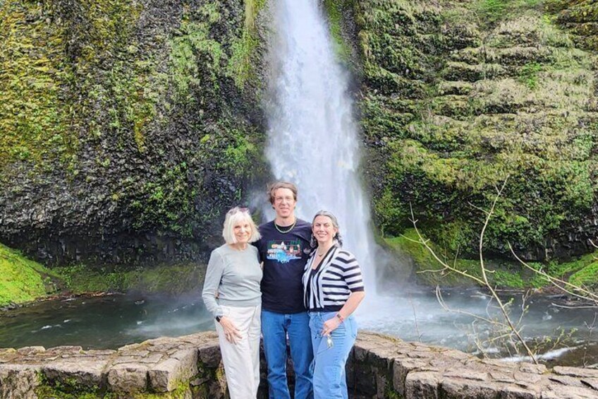 Explore Columbia Gorge and Hot Springs with Rafting 3