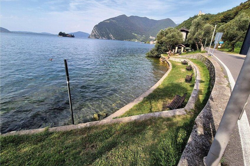 Monte Isola Walking tour with audio and written guide by a local 4
