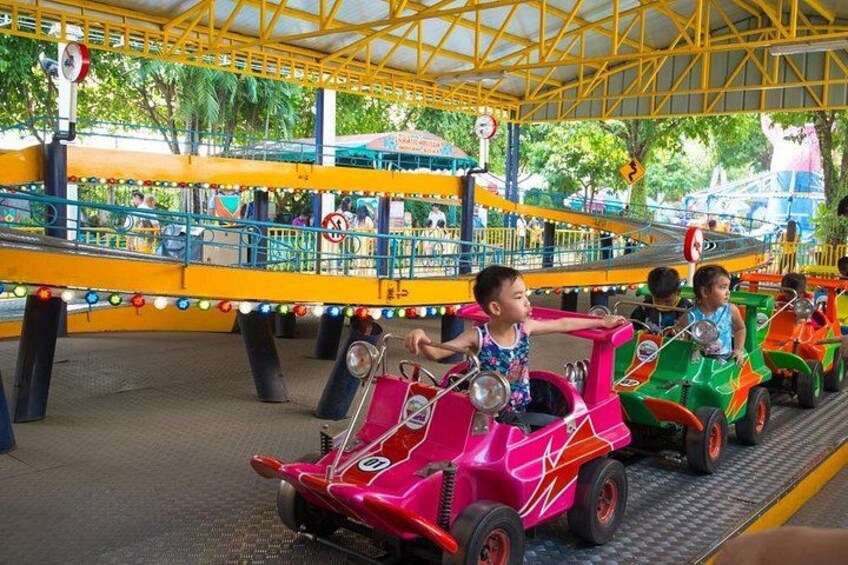 Dream World is one of Thailand's famous theme parks in Pathumtanee ,Thailand 2