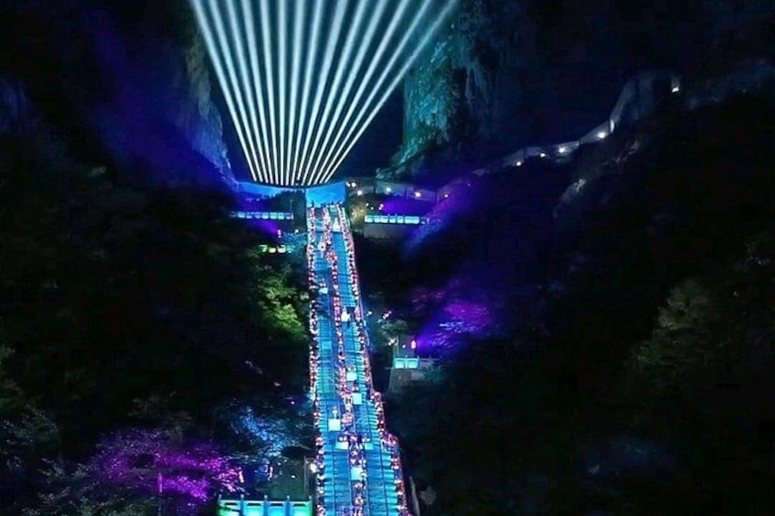 Double-Night Private Tour: Tianmen Mountain & 72 Odd Towers 3