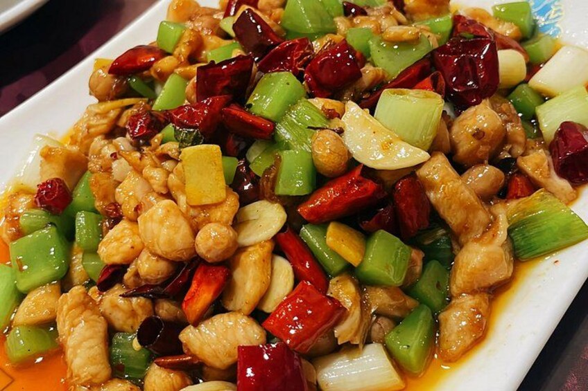 Chengdu Yulin Road Food Tour with Guide and Optional Cocktails 3