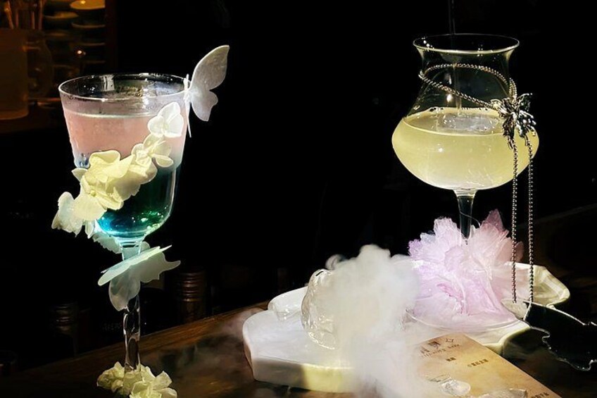Chengdu Yulin Road Food Tour with Guide and Optional Cocktails 4