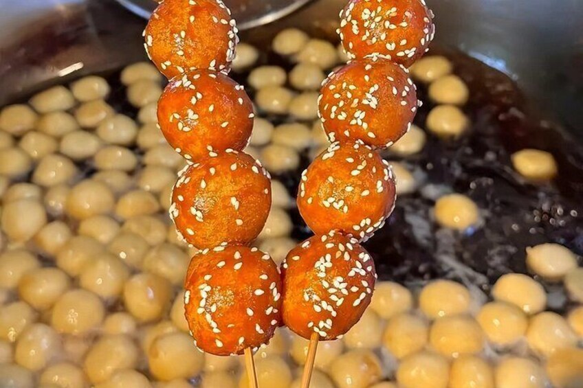 Chengdu Yulin Road Food Tour with Guide and Optional Cocktails 4