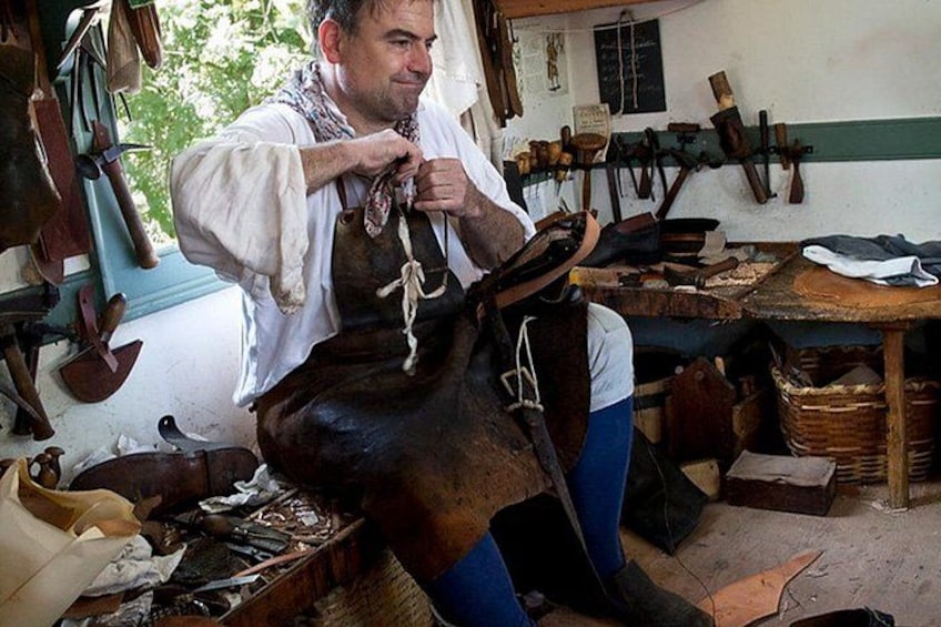 Colonial Contradictions Self Guided Walking Tour of Williamsburg 4