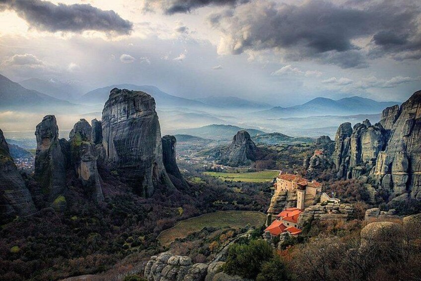 Athens to Meteora Private Trip. The price is per group. 1