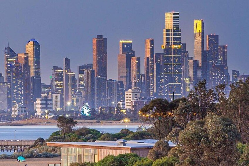 Melbourne’s iconic skyline at twilight a stunning view from our CBD city tour. 1