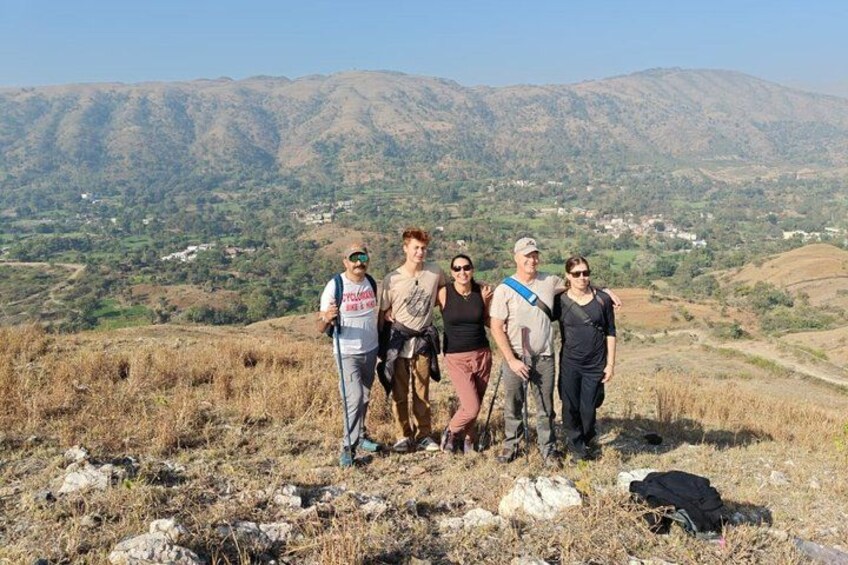 Scenic Hiking Through the Aravalli Hills of Udaipur 1