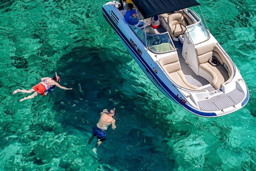 Aruba Private Boat Tour with Snorkeling 1