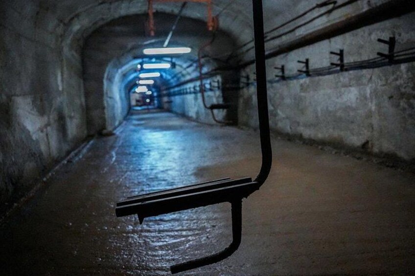 Monochair cabelway inbraking incline passageway 1