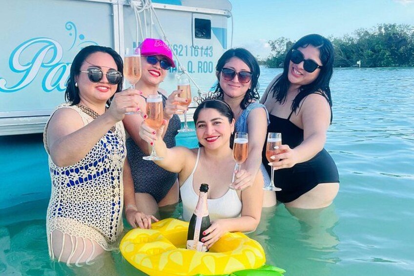 5 Hour Private Tour of the Rapids of Bacalar in Pontoon 1