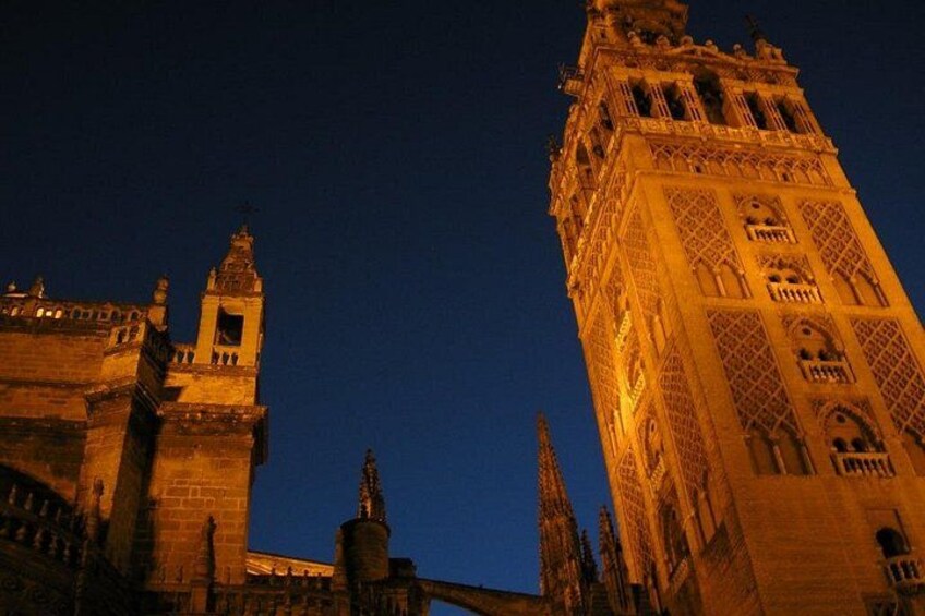 Seville Sunset Tour in Electric Bike 3