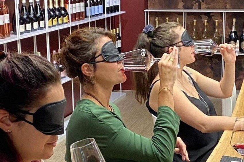 Guess the wine: Taste and have fun with whoever you want! 1