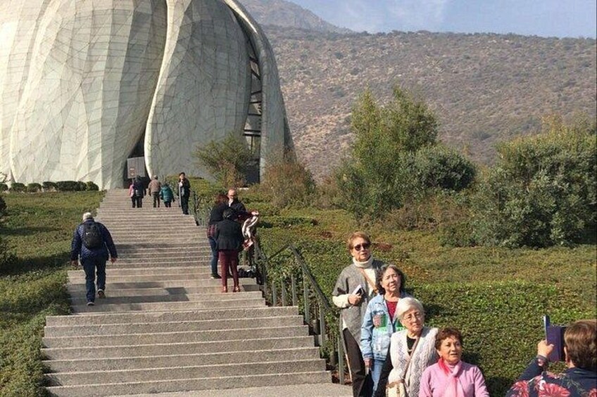 Cousiño Macul Vineyard and Bahai Temple Cultural Tour with Wine 3