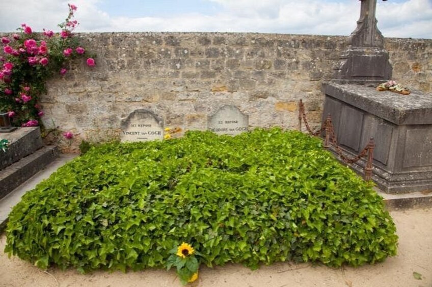 Auvers-sur-Oise: Van Gogh Self guided walking tour with an APP 3