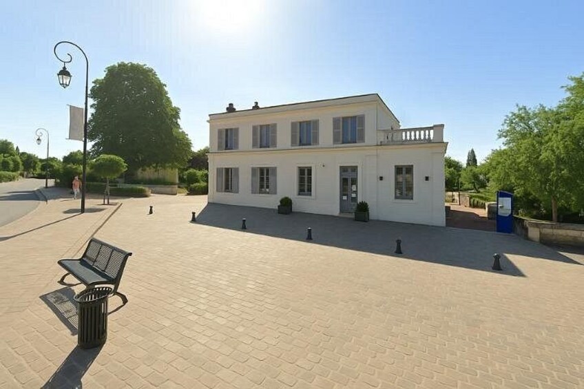 Auvers-sur-Oise: Van Gogh Self guided walking tour with an APP 2