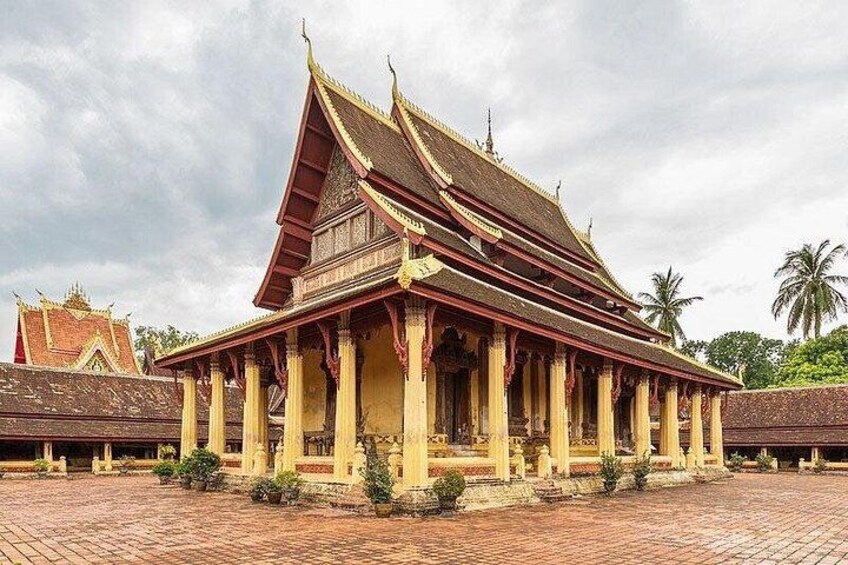 Exclusive Vientiane Day Tour Featuring Buddha Park 3