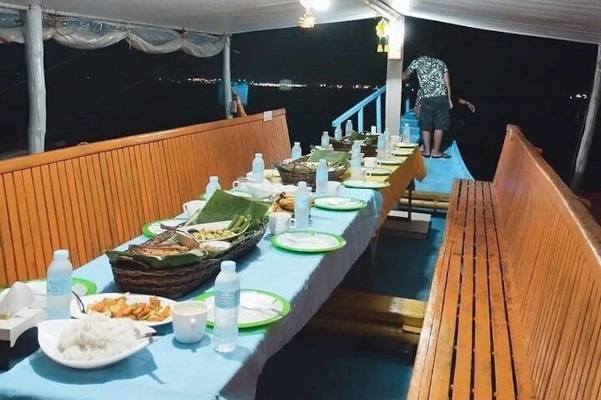 Puerto Princesa Firefly Watching Bay Cruise with Dinner 2
