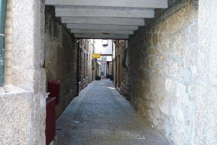 Guimarães Medieval Quest: Break the Curse and Save the City 2