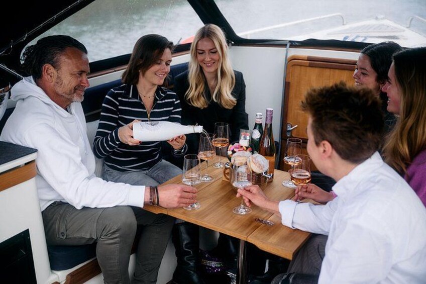 Boat trip Heidelberg private boat with captain 1.5h couple family 2