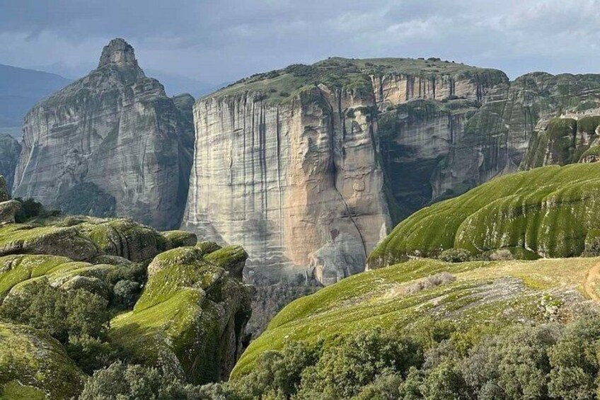 Private 9-Hour Meteora Tour with Luxury Vehicle 4