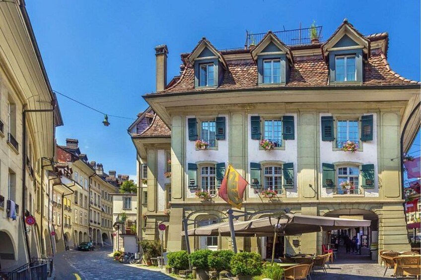 Bern Highlights and Hidden Gems on a Guided Walking Tour 4