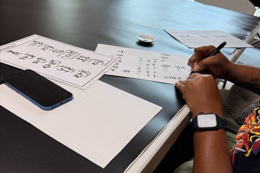 Korean Calligraphy class with Artwork 2