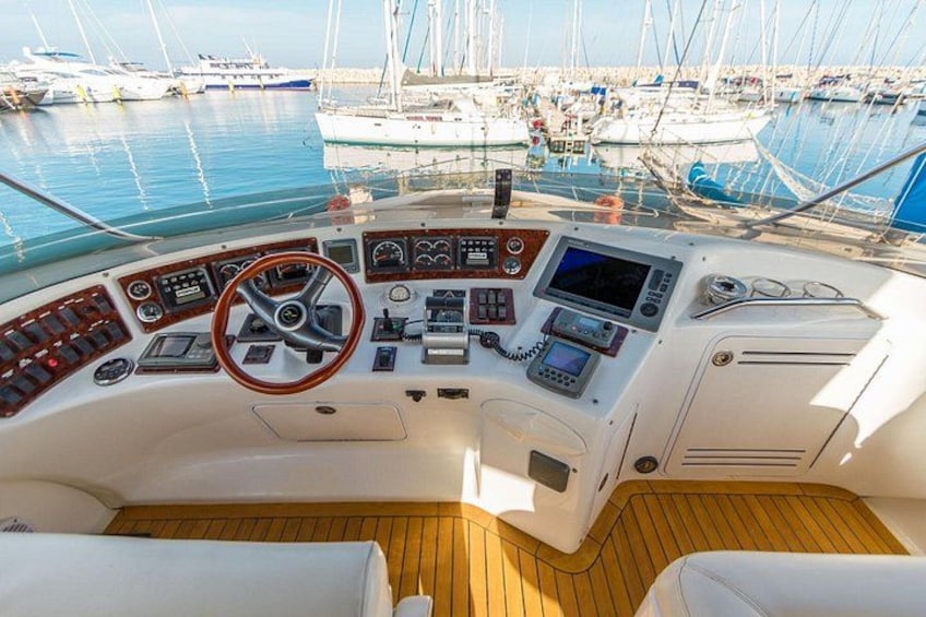 Private Charter on the Luxurious Sea Ray 52 Flybridge(Max 20 pax) 5