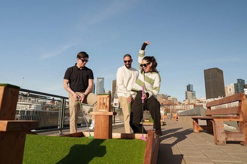 Mini Outdoor Golf in Montreal 2