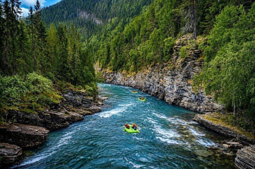Whitewater Rafting on the Sjoa River Grade 3 Action Tour 1