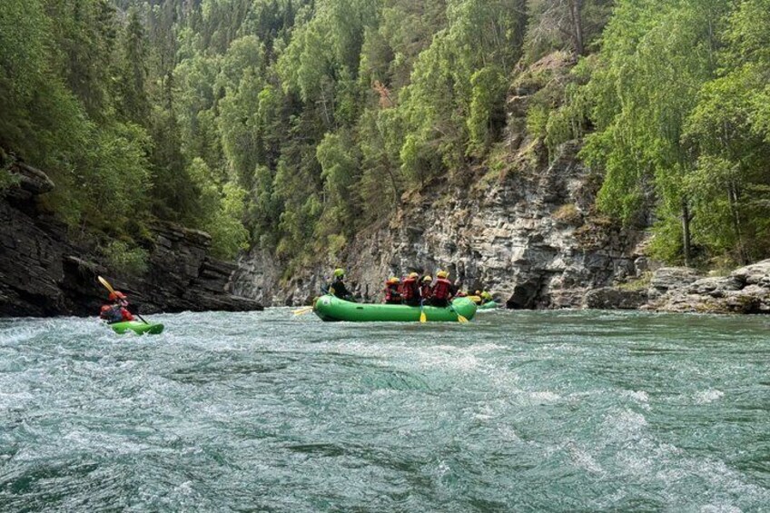 Whitewater Rafting on the Sjoa River Grade 3 Action Tour 2