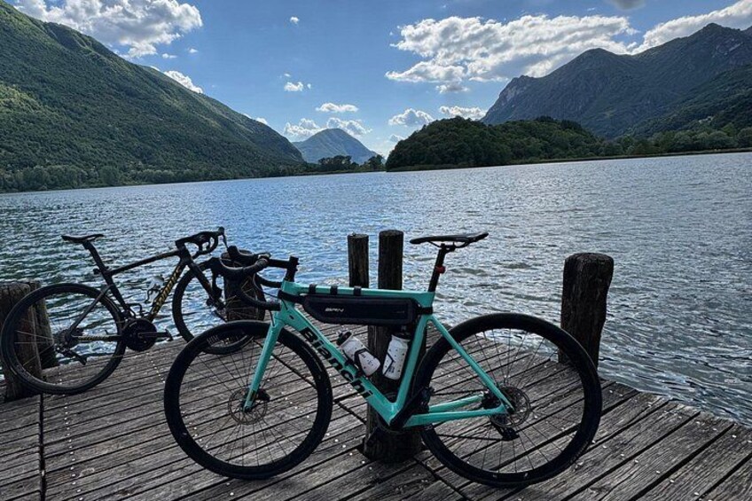 Discovering the three lakes by bike 2