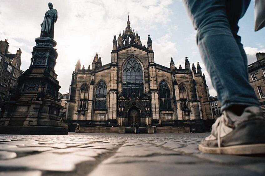 Self Guided Walking Tour of Edinburgh with Quizzes 3