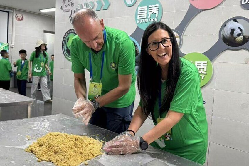Panda Volunteer Day at Dujiangyan Base or Wolong Base 4