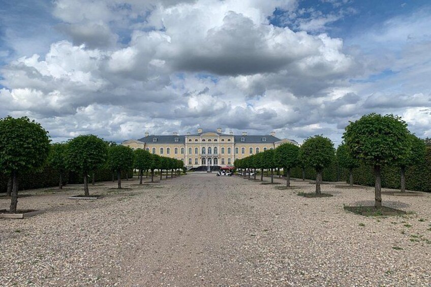 Rundale Palace and Bauska Castle from Riga 3