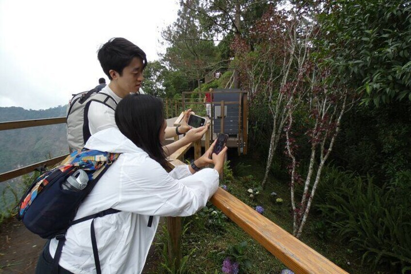 Travelers phothographing local biodiversity, Boqueron Park.Photo Benjamin RIvera 2