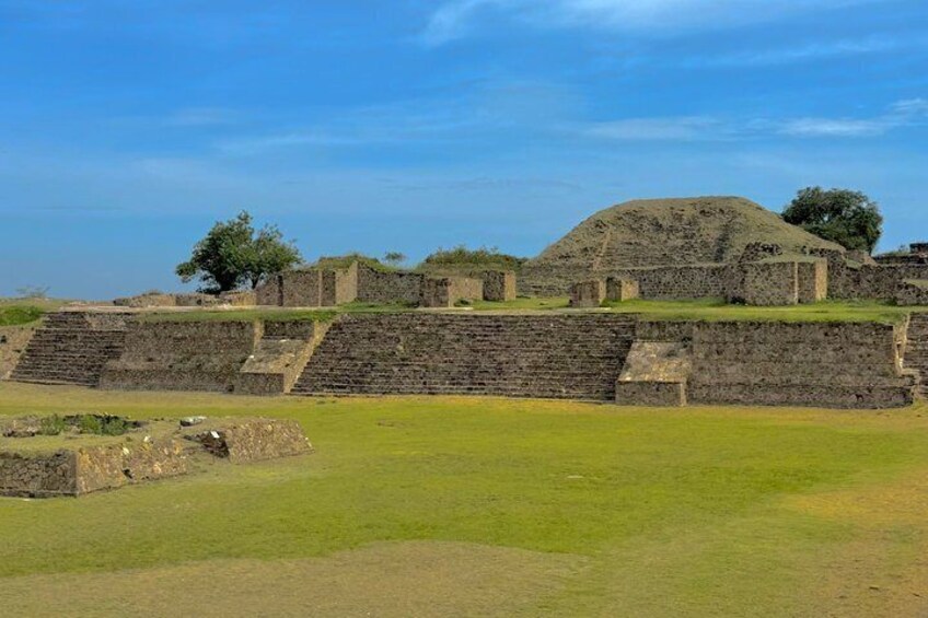 Private Tour: monte Albán Teotitlan del valle & Hierve el agua 2