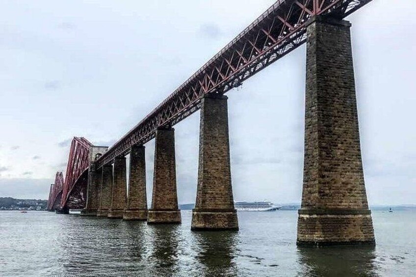 Edinburgh Shore Excursion: Culross, Stirling Castle & Kelpies 2