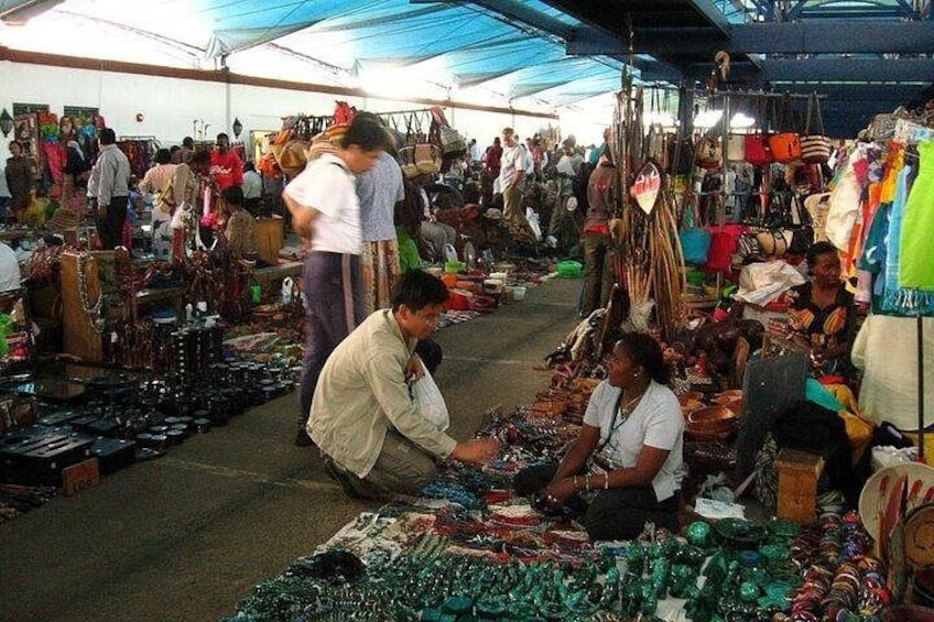 Nairobi Souvenir Shopping and Historical Half day Tour 2