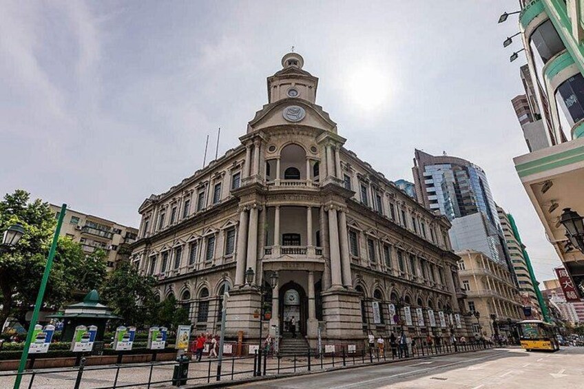 See the iconic facade of the former Portuguese church in Macau 4