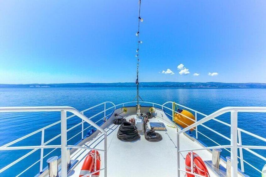 Omiš: Bol and Golden Horn Beach Boat Trip with Lunch 5