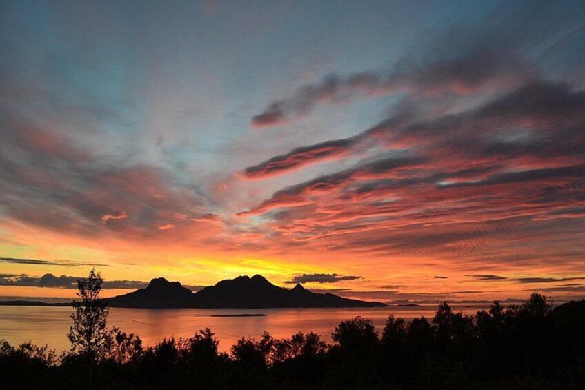 Vikran’s Pearl Midnight Sun Ascent to Bentsjordtinden 4