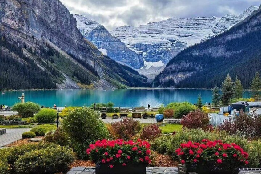 Banff/Canmore: Moraine Lake and Lake Louise Shuttle-90m each lake 1