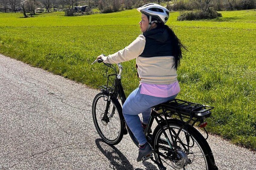 E-bike between towers and medieval villages at the foot of Sirente Abruzzo 2