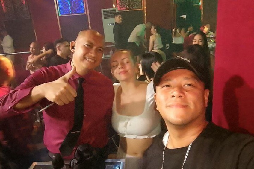 Makati : Pubcrawl Midget boxing rooftop music and gogo clubs 3