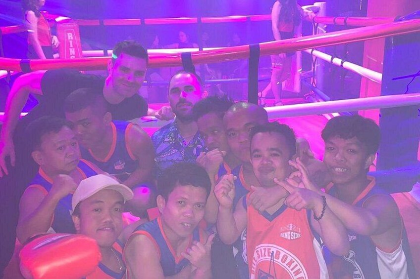 Makati : Pubcrawl Midget boxing rooftop music and gogo clubs 4